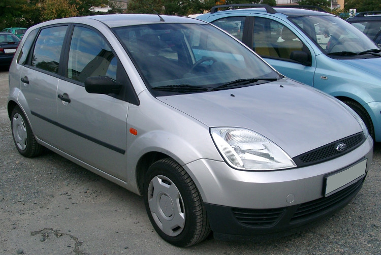 Ford Fiesta Mk6 - Cena wymiany filtra powietrza