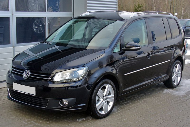 Volkswagen Touran II - Cena wymiany filtra powietrza