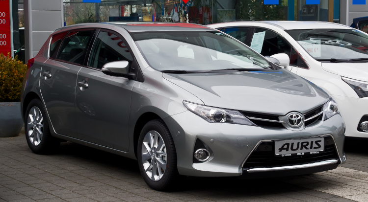 toyota auris ii przegląd po roku