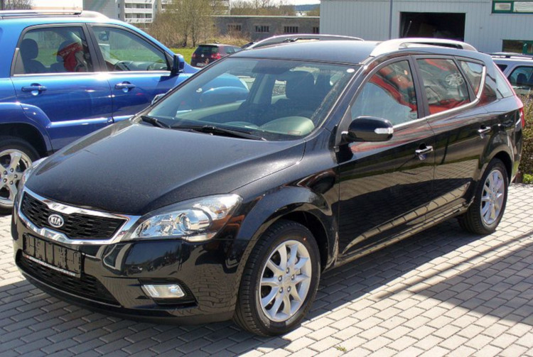 Kia Ceed I - Cena wymiany filtra paliwa