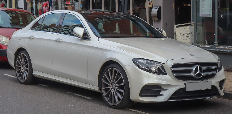 Mercedes Klasy E W213 - Cena wymiany tarcz hamulcowych