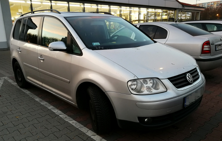 VW Touran I - Cena wymiany oleju silnikowego
