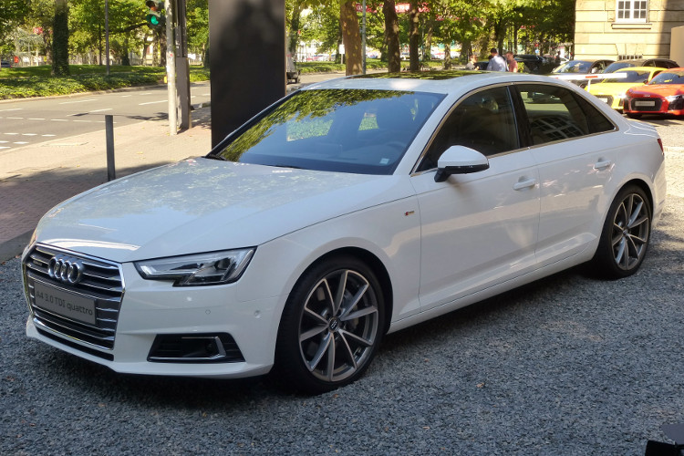 audi a4 b9 przelgąd po 2 latach benzyna